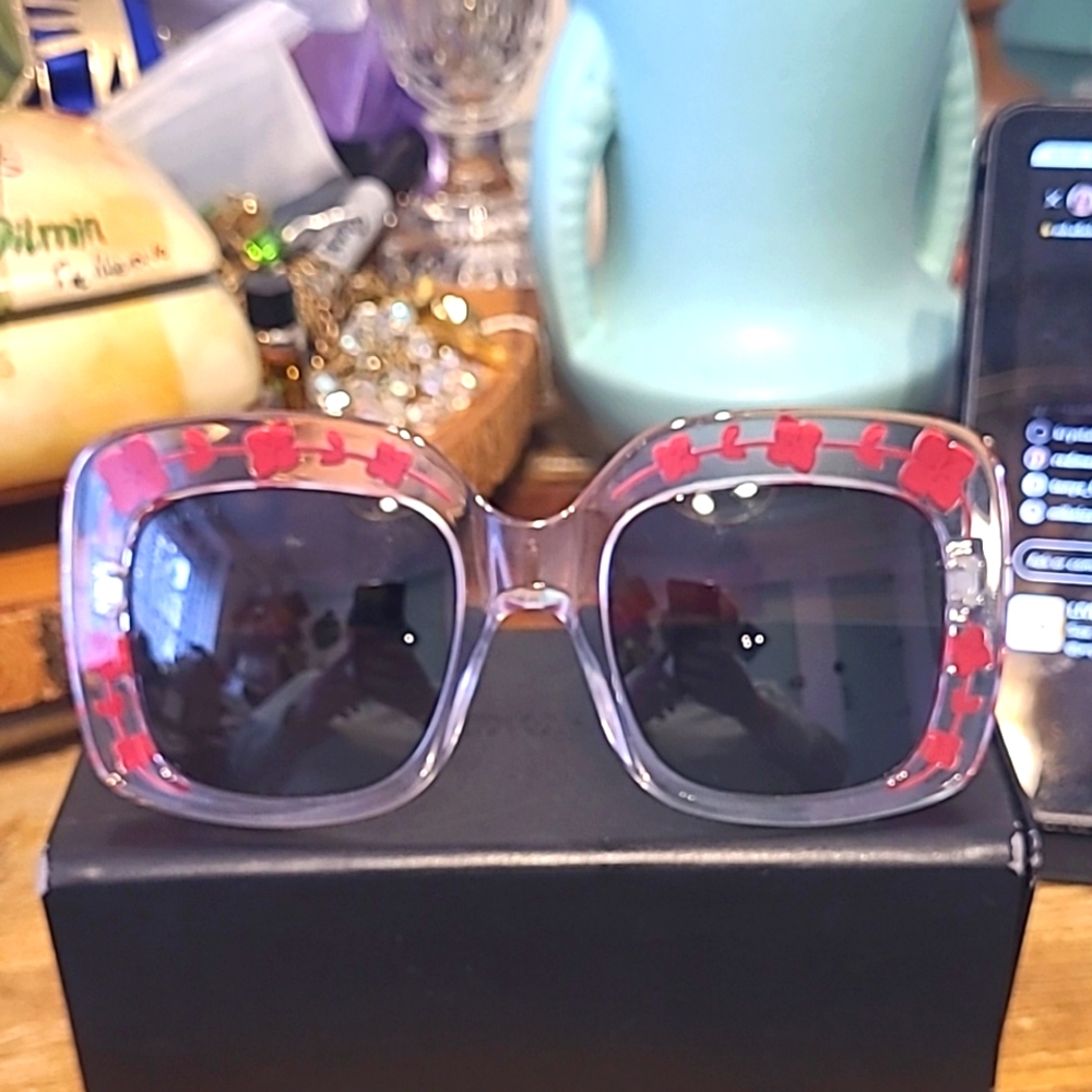 Special Limited edition Gucci Flora sunglasses preloved oversized